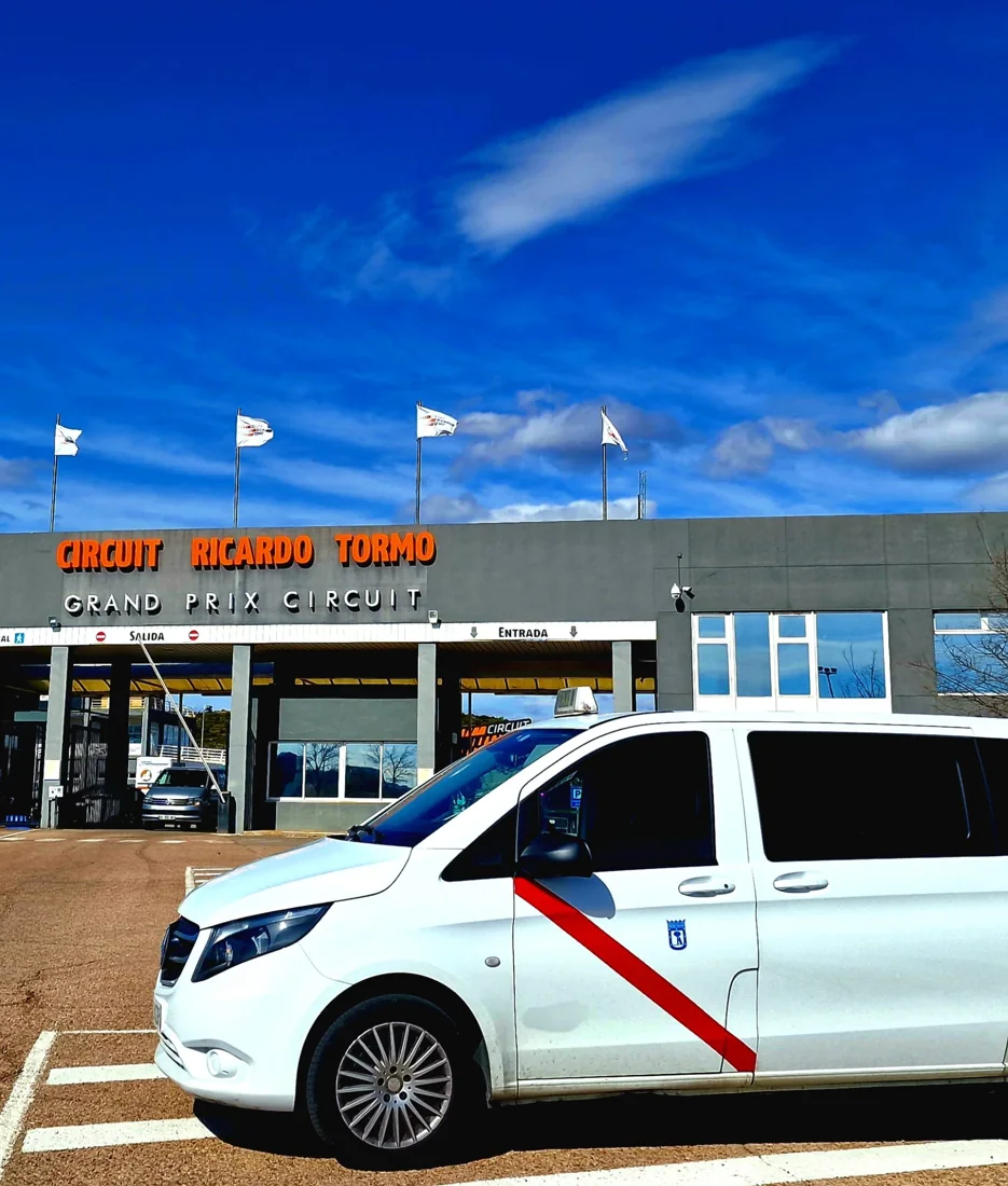 Taxi van grande para eventos y traslados